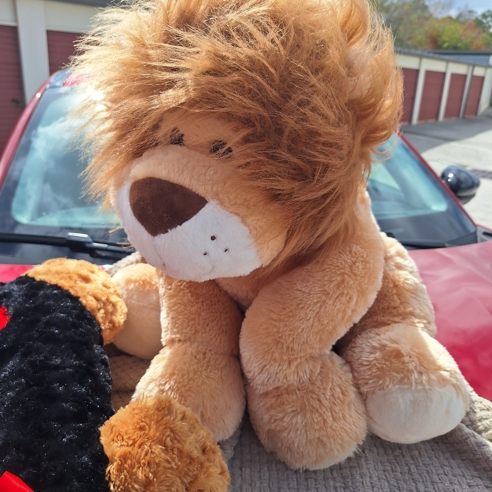 Cuddly Tan and White Lion Plush Toy